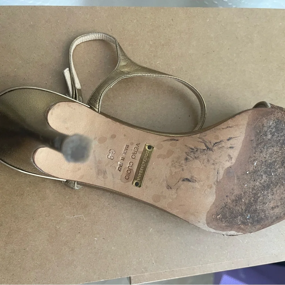 Dolce & Gabbanna vintage sandals. Size 39 fits like an 8.5 - Picture 15 of 16